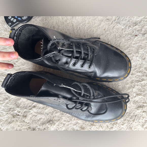 Air wair boots. - Picture 3 of 5